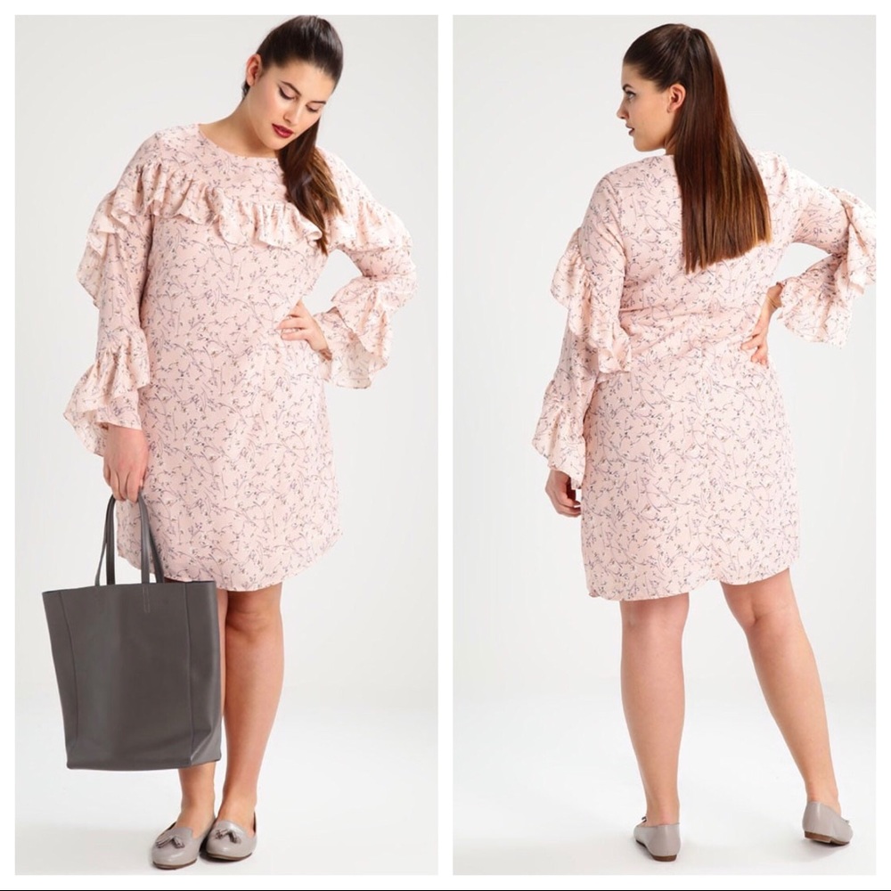 NWT Glamorous Curve Plus Pink Ditsy Floral Dress Size 18